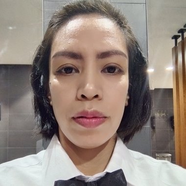 Elaine C. - Freelance Assistant Editor