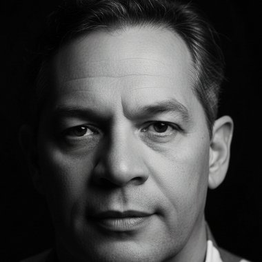 Robert M. - Freelance Post Production