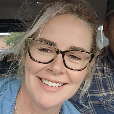 MelissaGraphicDesign - Freelance Graphic Designer