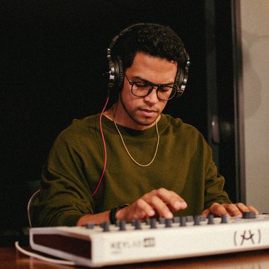 Luis R. - Freelance Music Producer