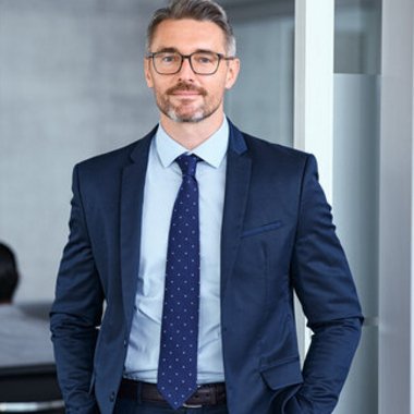 Kritika12 - Freelance Brand Designer