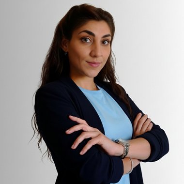 Ilaria M. - Freelance Graphic Designer