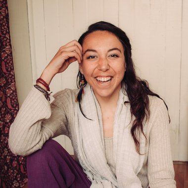 Antonia L. - Freelance Graphic Designer