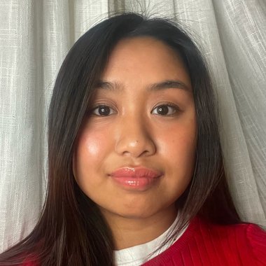 Harriet V. - Freelance Merchandiser