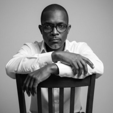 Maurice B. - Freelance Graphic Designer