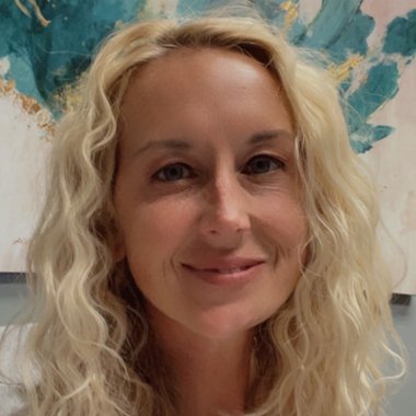 elimarie4 - Freelance Graphic Designer