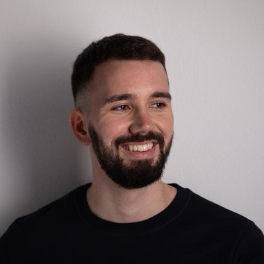 Luka K. - Freelance Graphic Designer