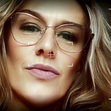 Vanessa L. - Freelance Graphic Designer