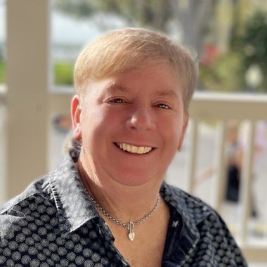 Christine W. - Freelance Graphic Designer