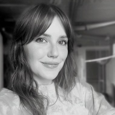 Mary H. - Freelance Brand Designer