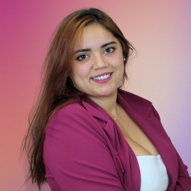 Cassandra Y. - Freelance Graphic Designer