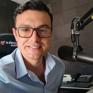 Andrés P. - Freelance Conductor