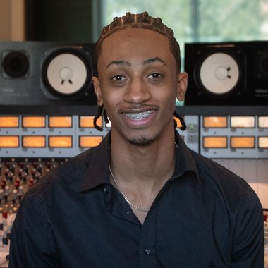 Emanuel B. - Freelance Audio Engineer