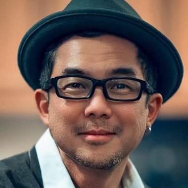 Apollo R. - Freelance Graphic Designer