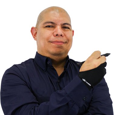 Ariel G. - Freelance Graphic Designer