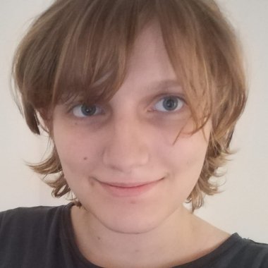 Claudia S. - Freelance Artist