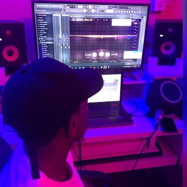 Emage W. - Freelance Mixing Engineer