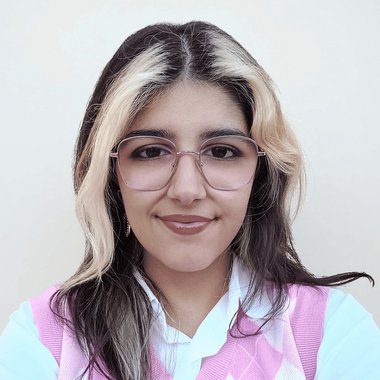 Miriam D. - Freelance Graphic Designer