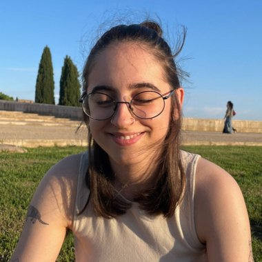 Joana T. - Freelance Presentation Designer