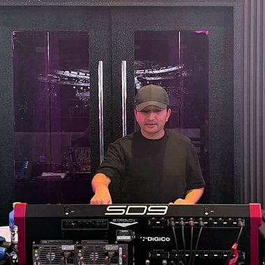 Niraj C. - Freelance Recording Studio