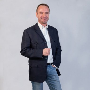 ALESSANDRO T. - Freelance Presenter
