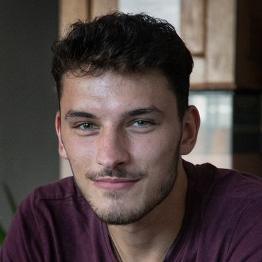 Benjamin H. - Freelance Designer
