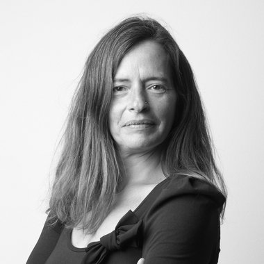 Mariana C. - Freelance Graphic Designer