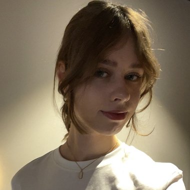 Julia M. - Freelance Presenter