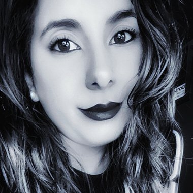 Stefany F. - Freelance Graphic Designer