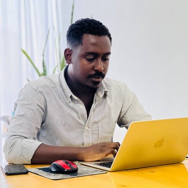 Gediyon T. - Freelance Motion Graphic Designer