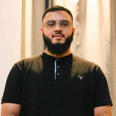 Othmane M. - Freelance Graphic Designer