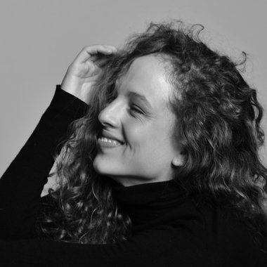 Juanita T. - Freelance Presentation Designer