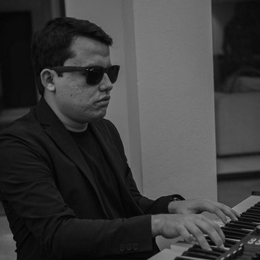 Mijail O. - Freelance Musician