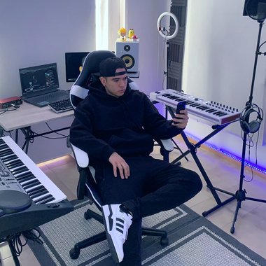 bazzymusicc - Freelance Music Producer