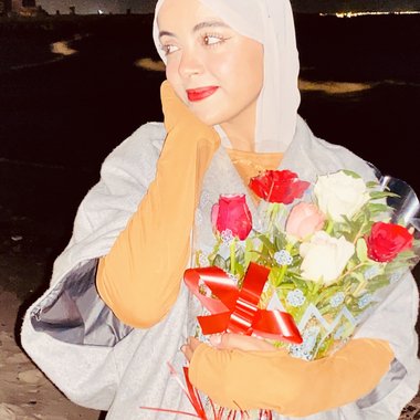 YOMNA G. - Freelance Writer