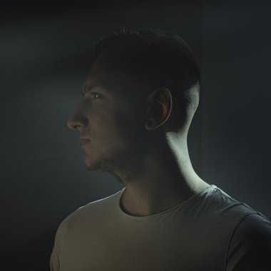 ZVUCHIT - Freelance Post Production