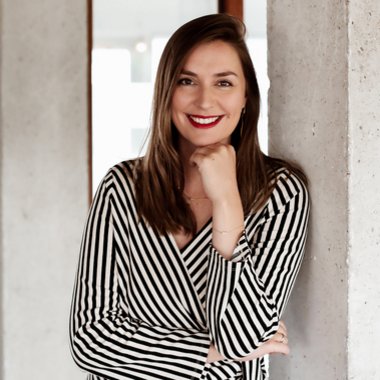 Anne M. - Freelance Designer