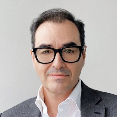 Roberto C. - Freelance Copywriter