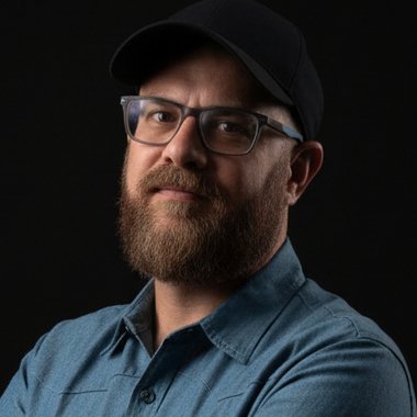 Miguel F. - Freelance Graphic Designer