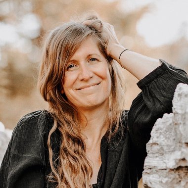 Nicole S. - Freelance Brand Designer