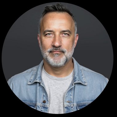 Johan L. - Freelance Copywriter