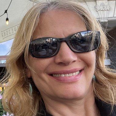 Rosalia B. - Freelance Content Creator