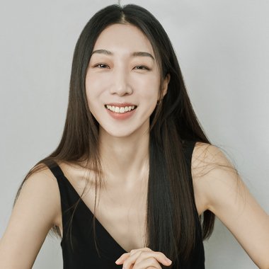 Sua K. - Freelance Production Designer