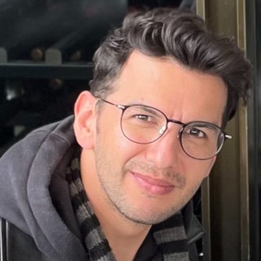 Luis M. - Freelance Designer