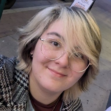 Mia P. - Freelance Brand Designer