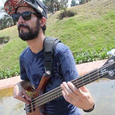 OSCAR C. - Freelance Bassist