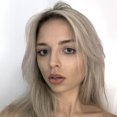 Svetlana R. - Freelance Videographer