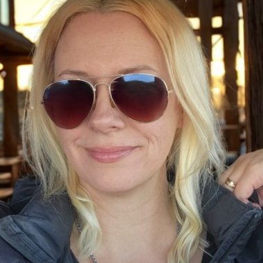 Kay V. - Freelance Musician
