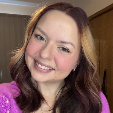 Mayzee T. - Freelance Brand Designer