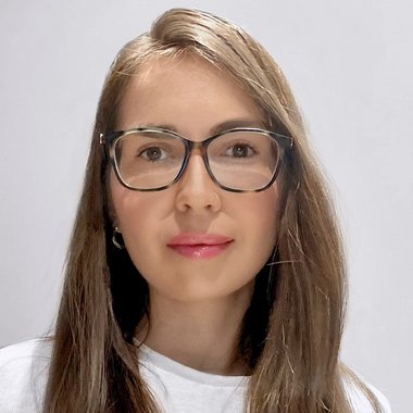 Desislava A. - Freelance Product Designer